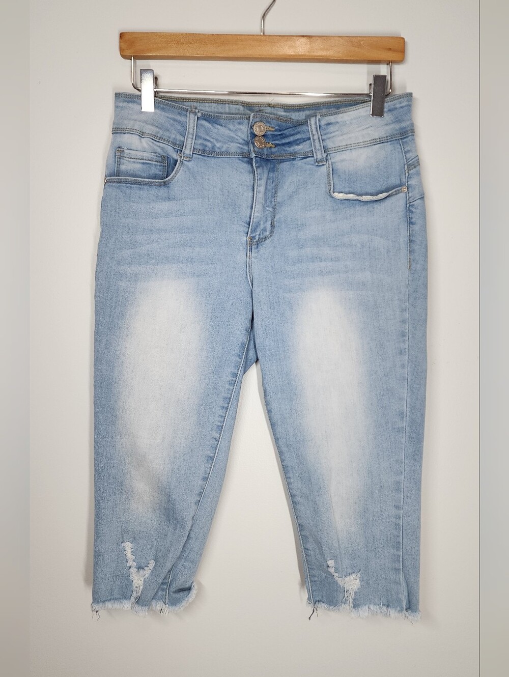 Honey & Bristle Stretch Denim Capri Jeans Light Wash Distressed Size 8P